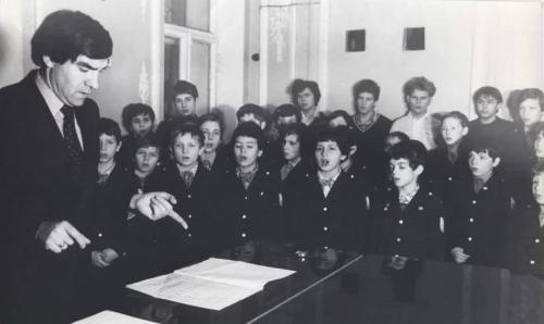 Лев Конторович с воспитанниками хорового училища